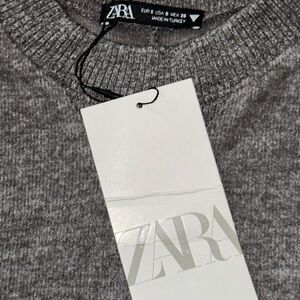 Zara Men's Crewneck Sweater in Heather Gray